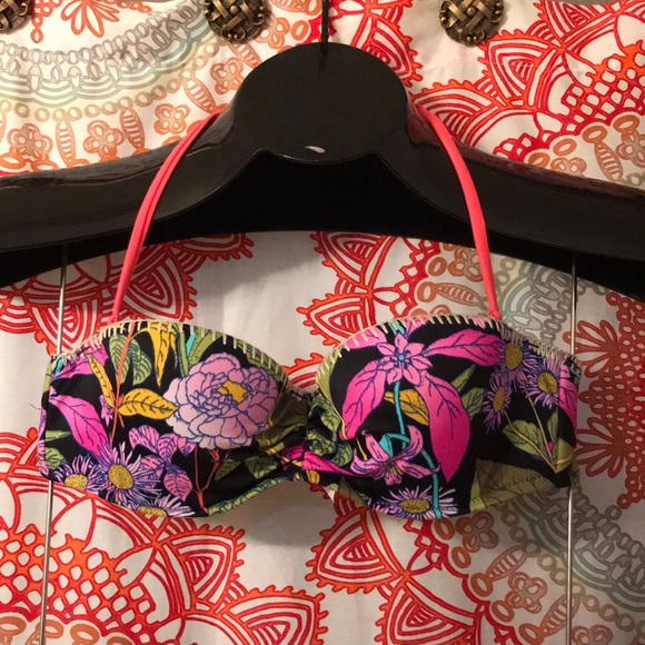 Victoria’s Secret 32B Bikini Bandeau Top - Picture 1 of 10